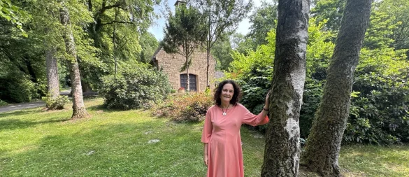 Pfarrerin Steffie Langenau geht gerne auf dem Friedhof am Obernberg spazieren. - © Sven Kienscherf
