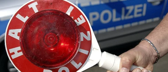 Zwei junge Autofahrer haben sich ein unerlaubtes Rennen geliefert. - © Symbolbild: Pixabay