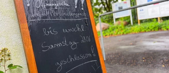 Das Freibad in Hiddesen kann erst am Sonntag wieder öffnen, weil zuvor kein Schwimmmeister da ist, der sich um die Badeaufsicht kümmern kann. - © Raphael Bartling