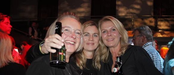 Feiern bis in die Morgenstunden: Die Gäste auf der zweiten "Hunky Dory Revival Party" hatten sichtlich Spaß. - © Juliana Szabo