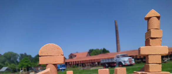 Unter dem Motto "Bau dich durch die Welt" soll in der Ziegelei Lage für jeden das Passende dabei. - © LWL/Lara Ullrich