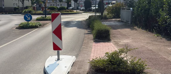 Beruhigungsinseln sollen die Verkehrssicherheit erhöhen. - © Gemeinde Schlangen