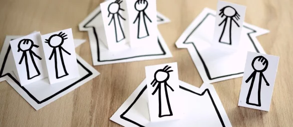 Familienfreundlichere Sitzungen könnten mehr Menschen animieren, sich politisch zu engagieren, findet die FDP. - © Symbolbild: Pixabay