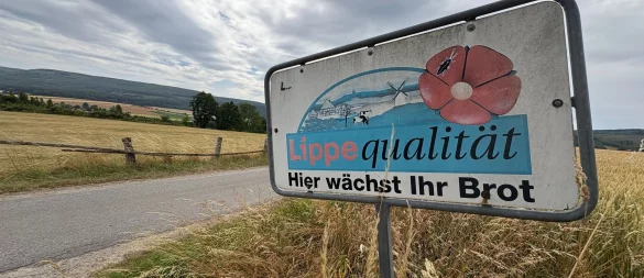 Dunkle Wolken über einem vertrauten Schild: Wie es mit Lippequalität weitergeht, ist ungewiss. - © Martin Hostert