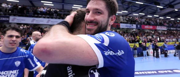 Die Freude bei Tim Suton und der TBV-Mannschaft kennt nach dem 30:27 gegen Gummersbach keine Grenzen. - © Paul Cohen