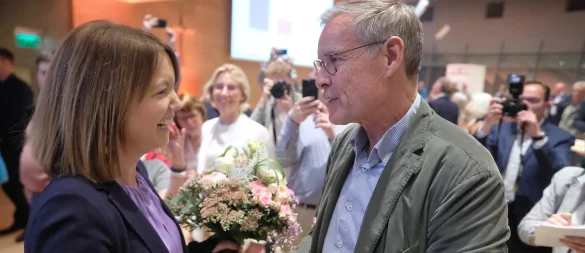 Freude bei der CDU im Kreis Gütersloh: Die neue Landrätin Ina Laukötter mit ihrem Vorgänger Sven Georg Adenauer. - © Andreas Frücht