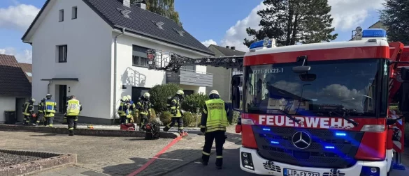 Die Feuerwehr hatte am Wochenende gleich zwei Feuer zu bekämpfen - beide hatte sie jedoch schnell unter Kontrolle. - © Feuerwehr Extertal