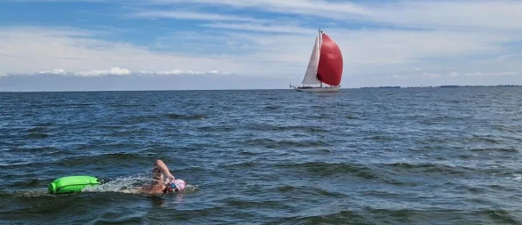 Tobias Prüßner bei seiner Tour durch das Ijsselmeer. - © Tobias Prüßner