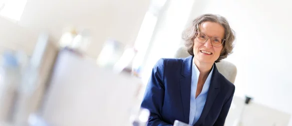 NRW-Kommunalministerin Ina Scharrenbach (CDU) fordert Kommunen auf, ihre Strukturen auf Effizienz hin zu überprüfen. - © Christoph Reichwein/dpa