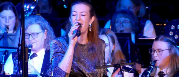 Caroline Buba spielte auch Posaune, doch beeindruckte sie bei mehreren Songs mit herausragender Stimme. - © Rudi Rudolph