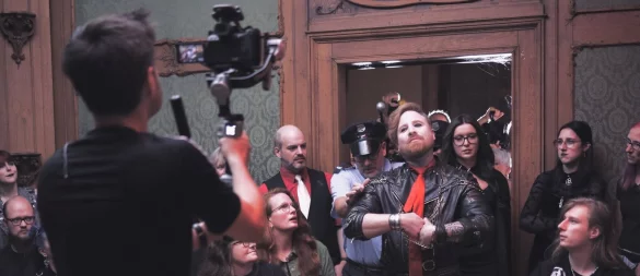 "Soulbound" drehen im Schloss Stietencron für ihr neues Musikvideo. - © Nicola Koster