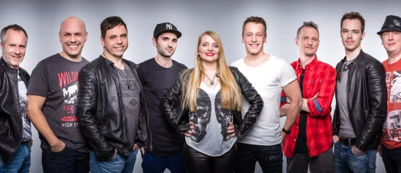 „…eine Band namens WANDA“ bringt das Gute-Laune-Programm direkt auf die Tanzfläche. - © Wanda