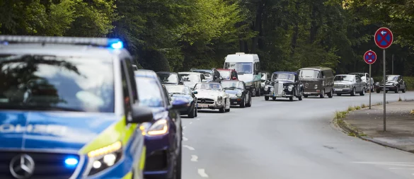 48 Oldtimer setzen sich bei der vierten Auflage der "Hermann Classics" von Detmold aus in Bewegung. - © Markus Mamoser