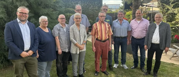 Max Giesdorf, Marion Rockmann, Jürgen Salthammer, Iris Warmbold, Thomas Gerhard Hartmann, Frank Taubert, Bernd Hohmeier, Werner Richter sowie Maik Skornia und Jens Bugiel (beide Verlagslogistik; von links). - © Dirk Baldus