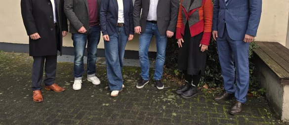 Eröffnung der neuen Schulstation mit (von links) Timo Freiberger (Vorstandsvorsitzender Jugendsiedlung Heidehaus), Landrat Meinolf Haase, Daniela Klassen (Schulrätin Kreis Lippe), Sven Weber (Leiter Jugendsiedlung Heidehaus), Tanja Barrenstein (Schulleiterin Fürstin-Pauline-Schule) und Bürgermeister Dr. Andreas Wulf. - © Jugendsiedlung Heidehaus