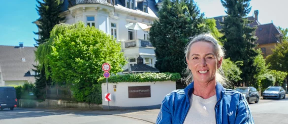 Von außen kennen viele Bielefelder das Geburtshaus an der Wertherstraße 8. Hebamme Meike Horwath (51) hat es vor 20 Jahren gegründet. - © Andreas Zobe
