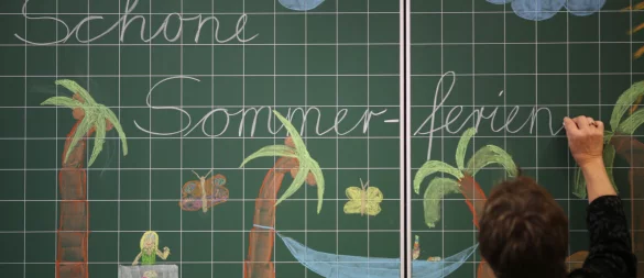 Die Schüler in NRW starten heute in die Sommerferien. Am 26. August enden die Ferien. - © picture alliance