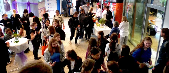 Die IHK Lippe lädt zur Messe "Berufe live". - © Rudi Rudolph