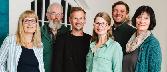Die Spitzenkandidatinnen und -kandidaten auf der Reserveliste der Blomberger Grünen sind (von links) Eva Plöger, Norbert Petau (Listenplatz 4), Timo Broeker (2), Kathrin Zimmer (1), Heike Niedermeier (3), Marcel Brand (6). - © Lena Gerke