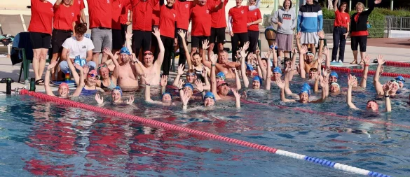 Viel Spaß machte den Teilnehmern das besondere Schwimmevent. - © Rudolf Heidrich