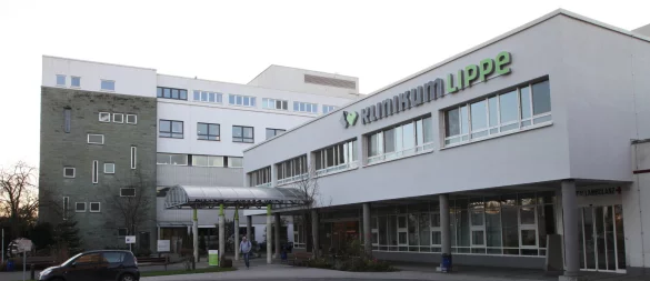 Wie stehen die Spitzenkandidaten der Kommunalwahl 2025 zum Erhalt des Klinikumstandortes Lemgo, wollte das Aktionsbündnis wissen - © Bernhard Preuss