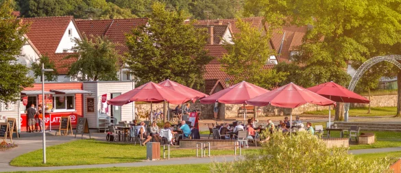 Das Café Ankerplatz im Emmerauenpark Lügde. - © Jessica Beuchler