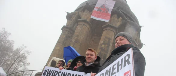 Im November 2018 war es gelungen, eine Versammlung am Hermann zu verhindern, indem gesellschaftliche Gruppen zusammen protestiert hatten. Der damalige AfD-nahe Alternative Kulturkongress hatte dort in der Folge nicht getagt. - © Martin Hostert