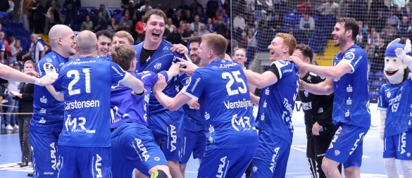 Joel Willecke feiert mit seinen Teamkollegen. - © Paul Cohen