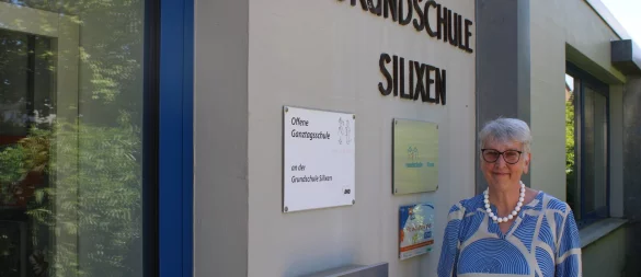 Seit 1990 unterrichtet Christina Wojahn an der Grundschule Silixen. 2002 hat sie die Leitung übernommen. - © Lorraine Brinkmann