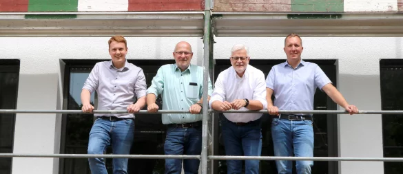 Unterstützen Ralf Klemme (Zweiter von rechts): Daniel Walgern (CDU-Gemeindeverband), Ulrich Hilker (CDU-Fraktionsvorsitzender) und Marian Kuhfuß (CDU-Gemeindeverband, von links). - © CDU Extertal