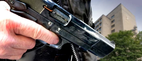 Schreckschusswaffen sehen echten Schusswaffen zum Verwechseln ähnlich. Für die Polizei ist das ein echtes Problem. - © Andreas Frücht