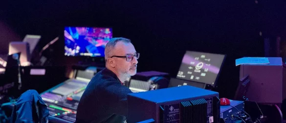 Carsten Kümmel am Mischpult: Er hat seine Leidenschaft schon vor vielen Jahren zum Beruf gemacht - hier beim Eurovision Song Contest 2025 in Basel. - © Stefan Ledergerber