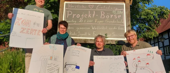 Markus Dux (von links), Annika Magers, Henning Arnecke und Hans Schröter freuen sich auf viele Besucher bei der Projektbörse. - © Michaela Weiße