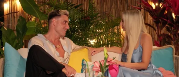 Lukas wirkt beim kurzen Einzeldate gelöst, entspannter als zuletzt. Das fällt auch Alexandra auf, die dadurch wieder mehr Vertrauen zu ihm gewinnt. - © Amazon Prime Video