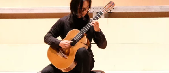 Mingjun Xus spielt Le Depart von Napoleon Coste. - © Friedrich Wilhelm Rödding