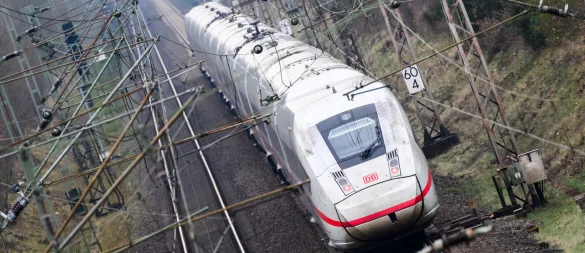 Ab Dezember 2025 gibt es einige Änderungen im Nahverkehr in OWL. Grund ist der Fahrplanwechsel bei der Deutschen Bahn. - © Julian Stratenschulte/dpa