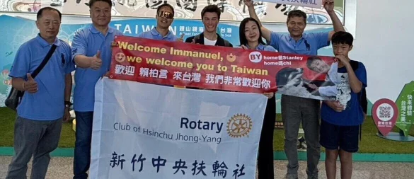 Rotary macht´s möglich: Begrüßung des Detmolder Schülers Immanuel Schwickert in Taiwan. - © Bildrechte: Familie Schwickert