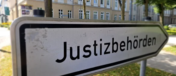 Das Landgericht sollte noch mal neu über ein Strafmaß entscheiden. Der Angeklagte aus Lemgo war wegen sexueller Übergriffe zu zwei Jahren Haft verurteilt worden - ohne Bewährung. - © Janet König