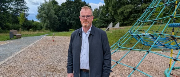 Friso Veldink auf dem neuen Spielplatz an der Pottkuhle. Erfolg sei für ihn auch, mit dem Fahrrad dort vorbeizufahren und zu sehen, dass er gut angenommen wird. - © Annika Langhagel