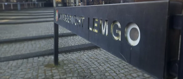 Normalerweise ziehen sich Ermittlungen über Monate, wenn nicht sogar Jahre hin. Vor dem Amtsgericht Lemgo lagen jetzt zwischen Anzeige und Urteil gerade mal 24 Stunden. Das kommt selten vor. - © Janet König