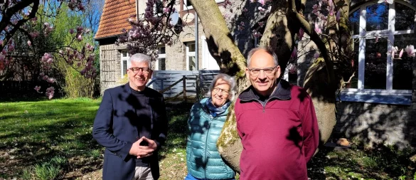 Dr. Bodo Wittig, Elke Brakhage und Wolfgang Krause sind im neuen Vorstand des Heimatvereins Lüerdissens aktiv. Ganz wichtig ist ihnen das Haus der Begegnung, das sie noch stärker in die Dorfgemeinschaft einbinden wollen. - © Katrin Kantelberg
