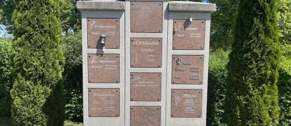 Für den Friedhof in Hohenhausen ist eine weitere Urnenstelenanlage geplant. - © Esther Denker