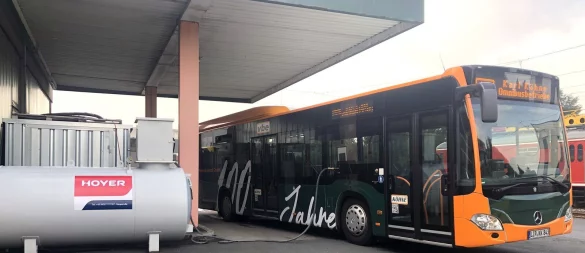 Ein Bus der VBE-Flotte wird betankt. - © vbe