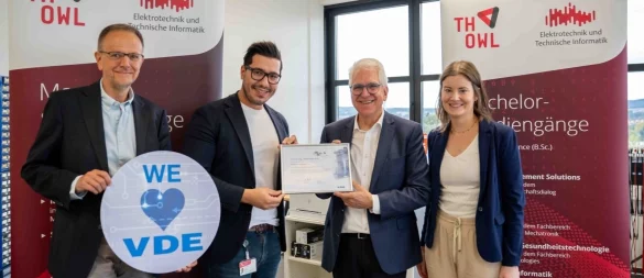 Professor Dr. Krini wurde im Rahmen des Besuchs des VDE an der TH OWL offiziell zum VDE Vertrauensdozenten ernannt. - © TH OWL