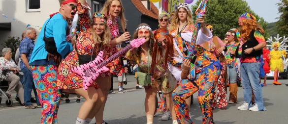 Ein besonderes Highlight des Heimatfests ist der Festumzug am Sonntag. - © Vereinsgemeinschaft Hohenhausen