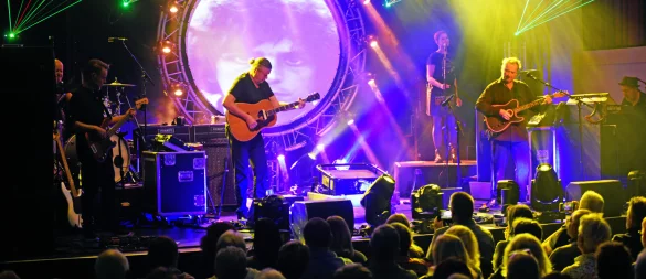 Fast wie das Original: Kings of Floyd machen ihrem großen Vorbild alle Ehre. - © Nicole Ellerbrake