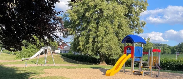 Auf dem Spielplatz in der Masch wurde unter andrem ein neues Sandspielgeräte für Kleinkinder installiert. - © Stadt Barntrup