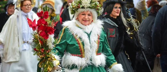 Dass das Charles-Dickens-Festival in Blomberg 2024 derart verregnet war, hat den Verein in eine Schieflage gebracht. - © Archivbild: Nicole Ellerbrake