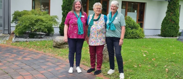 Betti Dreimann, Gabriele Neugebauer und Maria Bextermöller engagieren sich als "Grüne Damen". - © MediClin Rose-Klinik