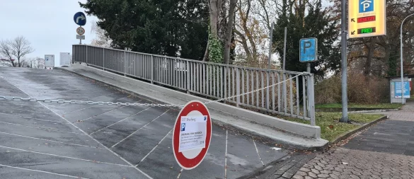 Das Oberdeck der Parkpalette am Bruchweg ist seit Dienstag gesperrt. - © Archivfoto: Nadine Uphoff